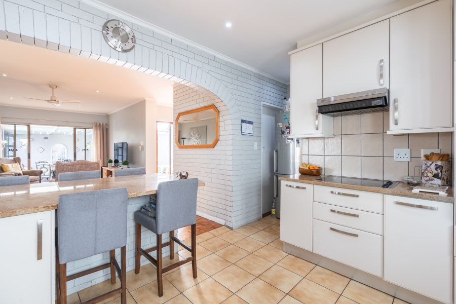 4 Bedroom Property for Sale in Edgemead Western Cape